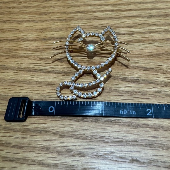 Gold tone and rhinestone Cat Brooch pin - Picture 4 of 6